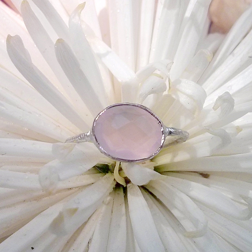 Кольцо с розовым кварцем "Полутона"