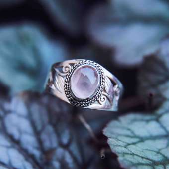 Кольцо с розовым кварцем "Джали"