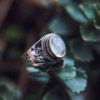 Кольцо с лунным камнем "Джали"
