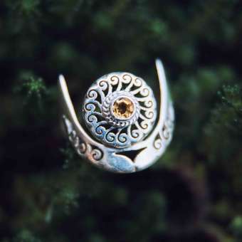 Кольцо с цитрином " Месяц со звездой"